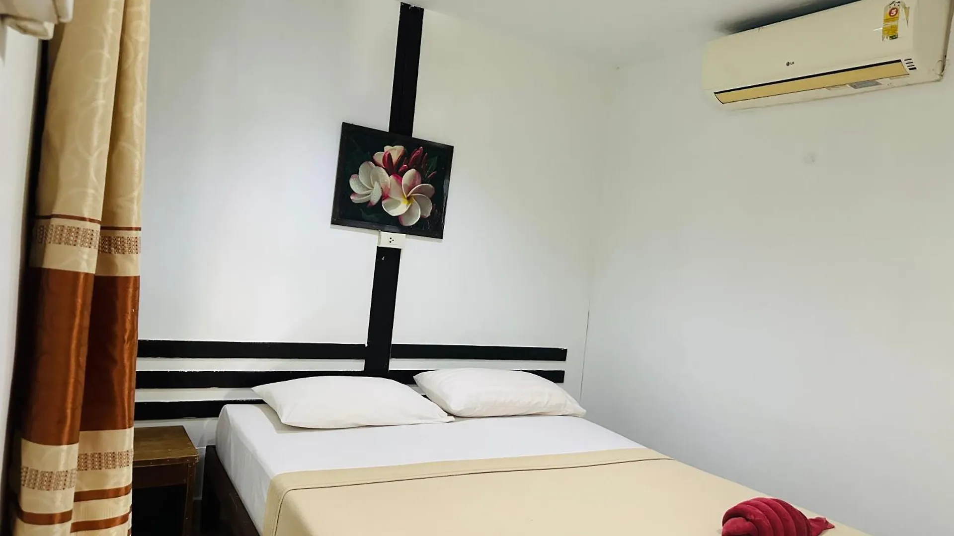 **  Bang Sit Guest House Phi Phi Don Thailand