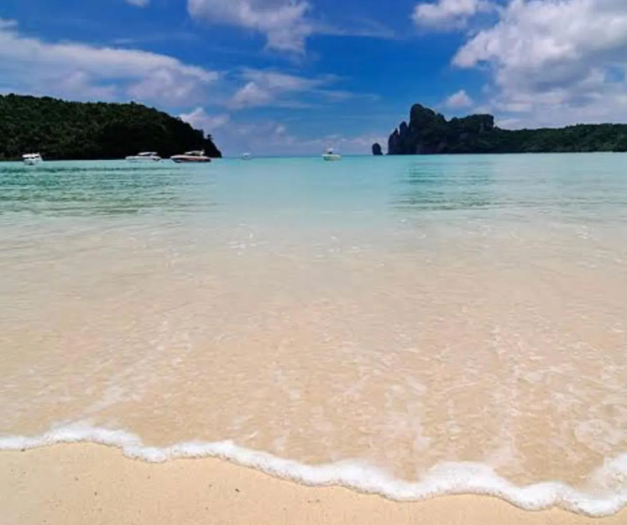 **  Bang Sit Guest House Phi Phi Don Thailand